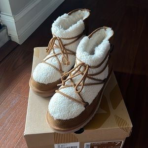 New Koolaburra by Ugg Michon Mini fuzzy boot
